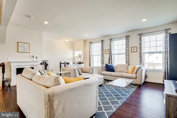 $3,200 | 16628 Danridge Manor Drive, Woodbridge, VA 22191