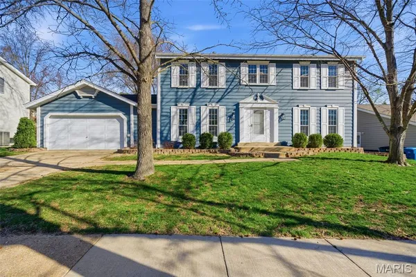 $590,000 | 277 Oak Path Drive, Ballwin, MO 63011