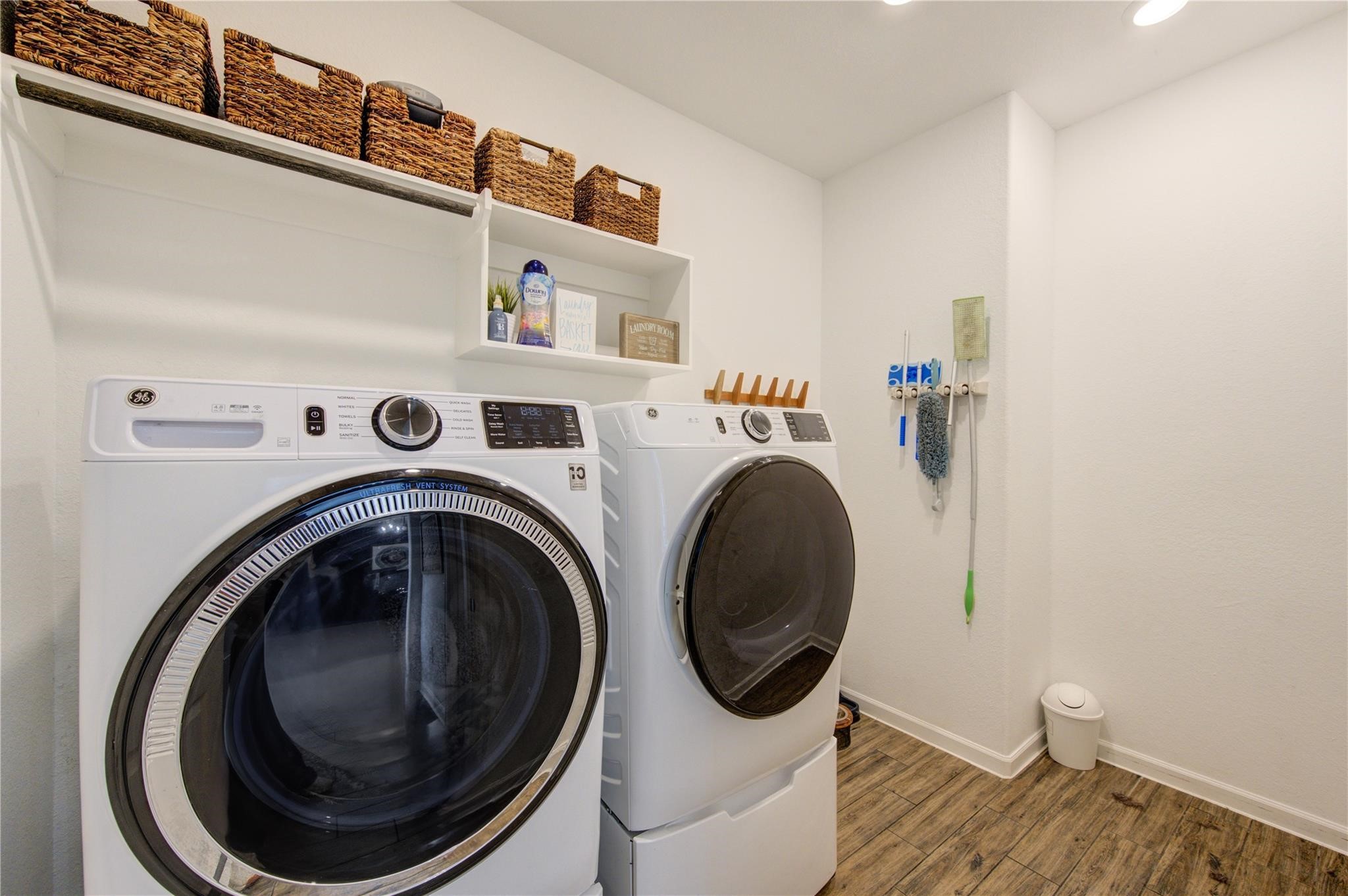17530 Sunset Skies Road Conroe, TX 77302 - Photo 29 of 47 a utility room with dryer and washer