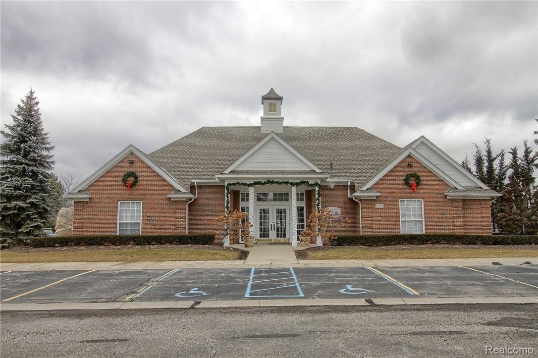 45505 Heather Ridge Drive, Unit 97 Macomb, MI 48044 - Photo 27 of 28 27-Community Club House.jpg