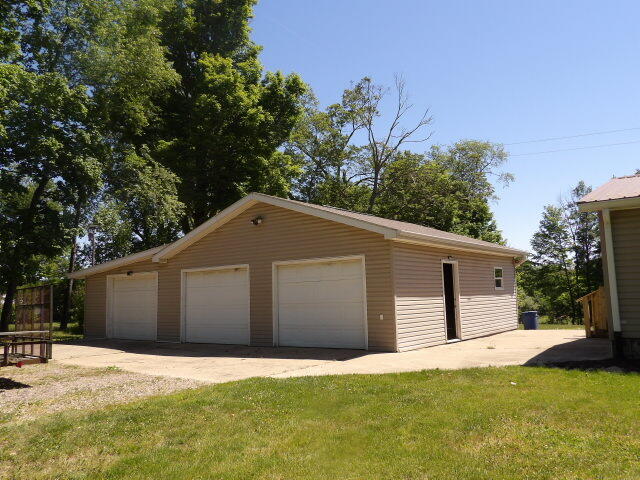797 North Snow Prairie Road Union City, MI 49094 - Photo 2 of 31