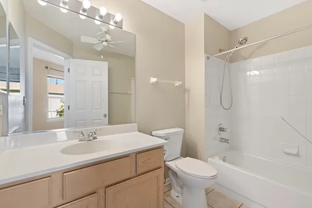 $2,600 | 1576 East Citadel Court, Palatine, IL 60074