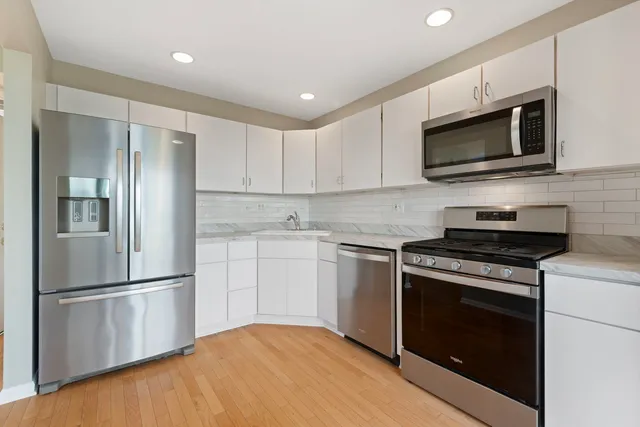 $2,600 | 1576 East Citadel Court, Palatine, IL 60074