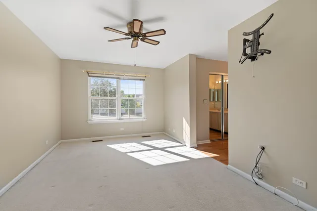 $2,600 | 1576 East Citadel Court, Palatine, IL 60074