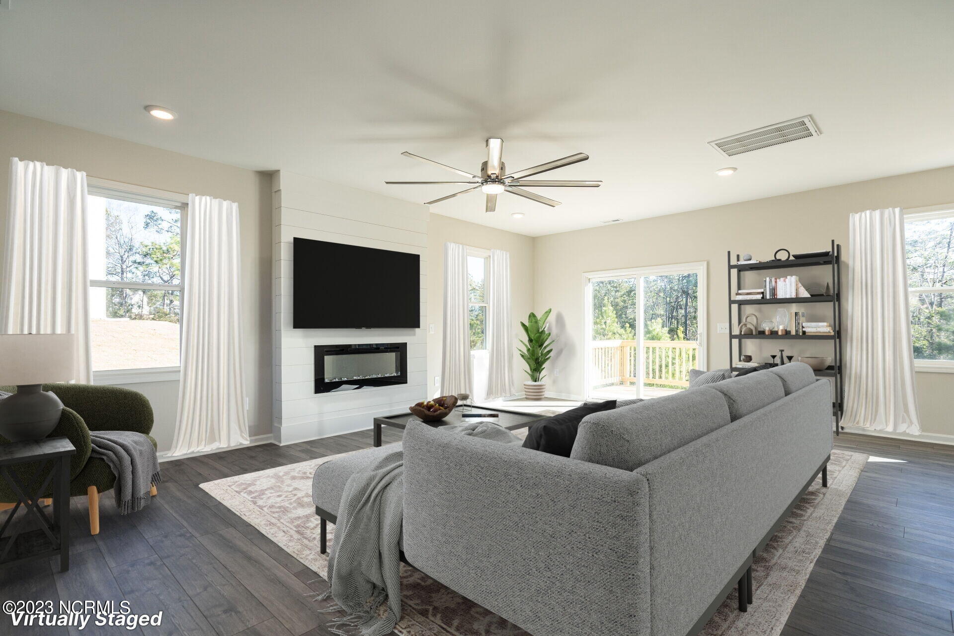 8807 Colbert Pl Drive Leland, NC 28451 - Photo 4 of 32 005-original-living-room