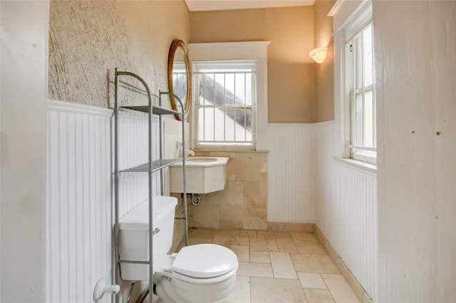 a bathroom with a toilet