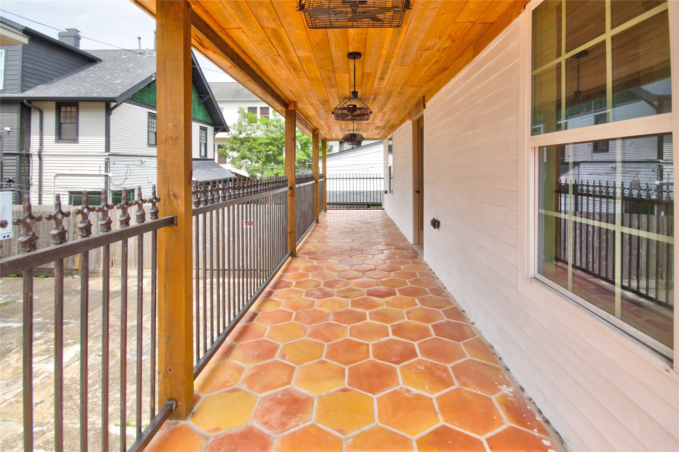 239 Westheimer Road Houston, TX 77006 - Photo 49 of 50 a view of a balcony