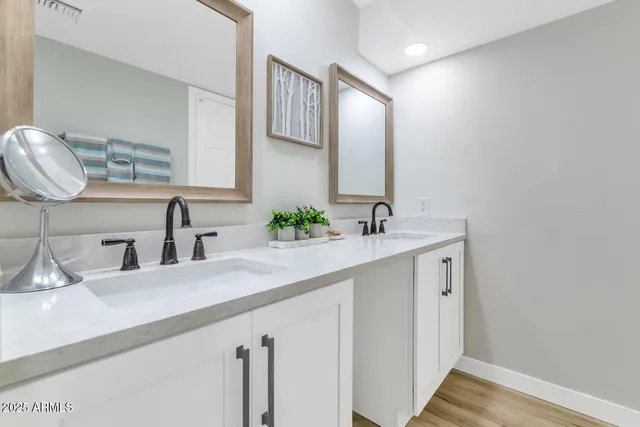 $4,495 | 3037 East Rose Lane, Phoenix, AZ 85016