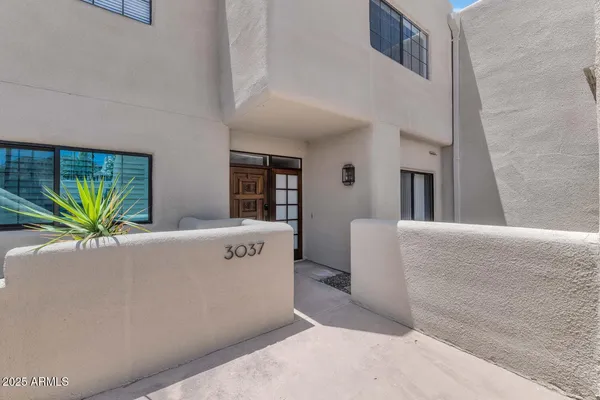 $5,495 | 3037 East Rose Lane, Phoenix, AZ 85016