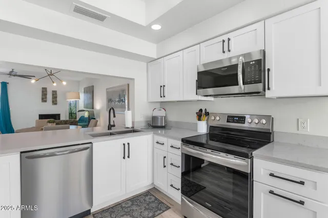 $4,495 | 3037 East Rose Lane, Phoenix, AZ 85016