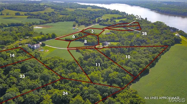 $35,000 | 2 Eagle Crest Lane, Unit B, Golden Eagle, IL 62036