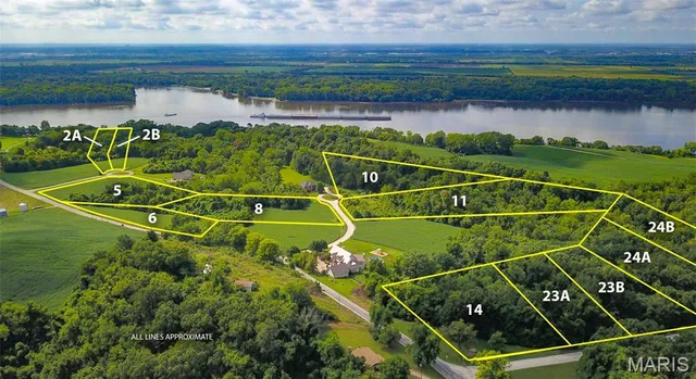 $35,000 | 2 Eagle Crest Lane, Unit B, Golden Eagle, IL 62036