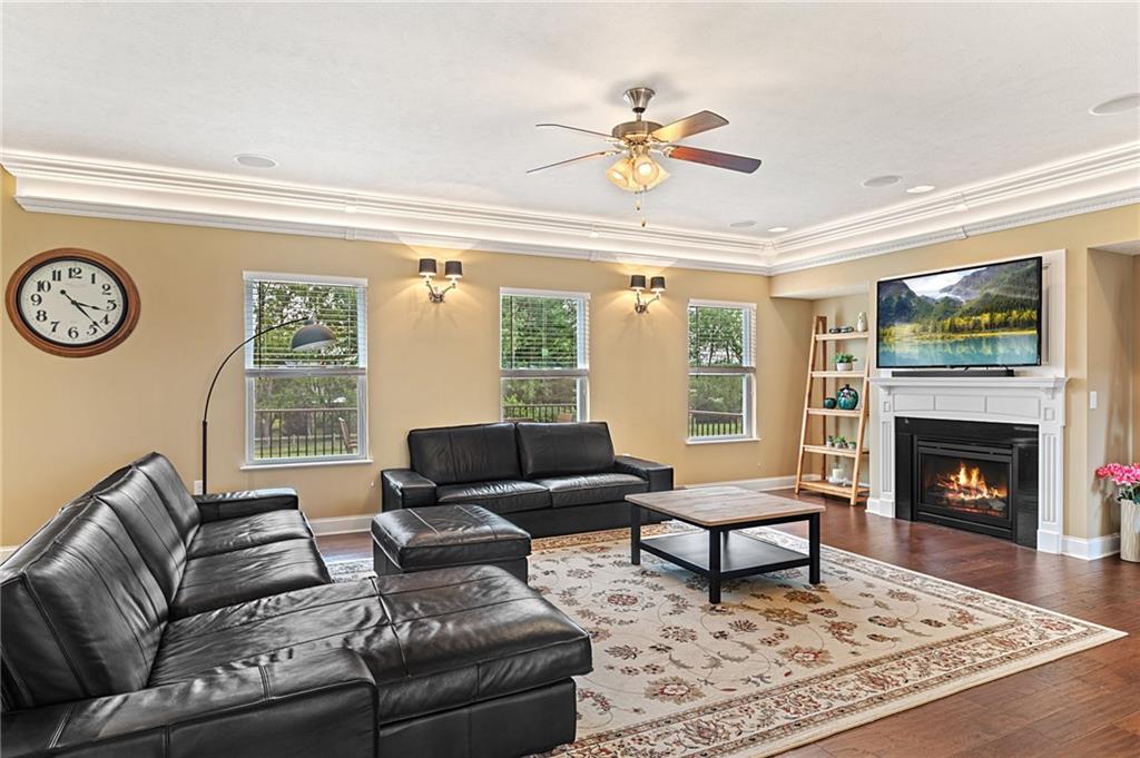 126 Stallion Road Clinton, PA 15026 - Photo 8 of 25 Gallery Image 8