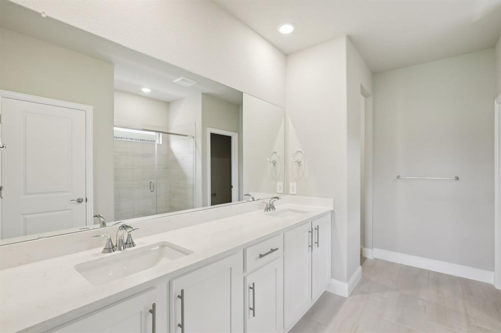 1859 Gallop Road Seagoville, TX 75159 - Photo 23 of 30 Photo is not of the actual home, but is an inspirational photo of builder’s model home and may depict options, furnishings, and/or decorator features that are not included.