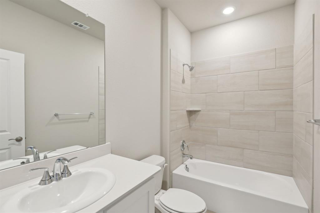 1859 Gallop Road Seagoville, TX 75159 - Photo 27 of 30 Photo is not of the actual home, but is an inspirational photo of builder’s model home and may depict options, furnishings, and/or decorator features that are not included.