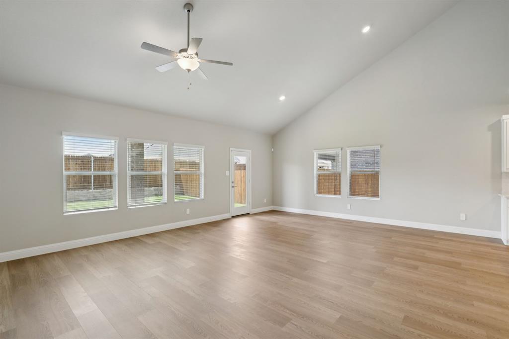 1859 Gallop Road Seagoville, TX 75159 - Photo 7 of 30 Photo is not of the actual home, but is an inspirational photo of builder’s model home and may depict options, furnishings, and/or decorator features that are not included.