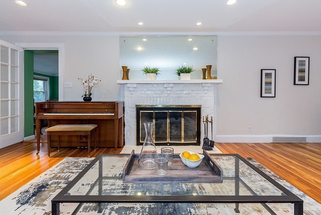 378 Russett Road Brookline, MA 02467 - Photo 13 of 29 Gallery Image 13