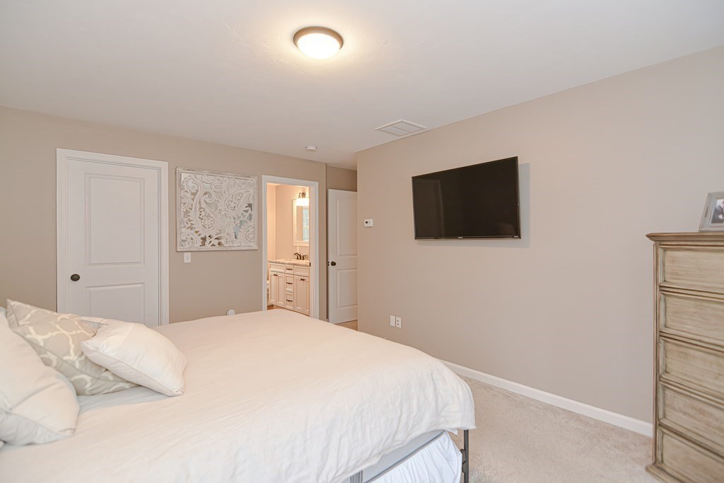 14 Hyde Road Charlton, MA 01507 - Photo 29 of 42 Gallery Image 29