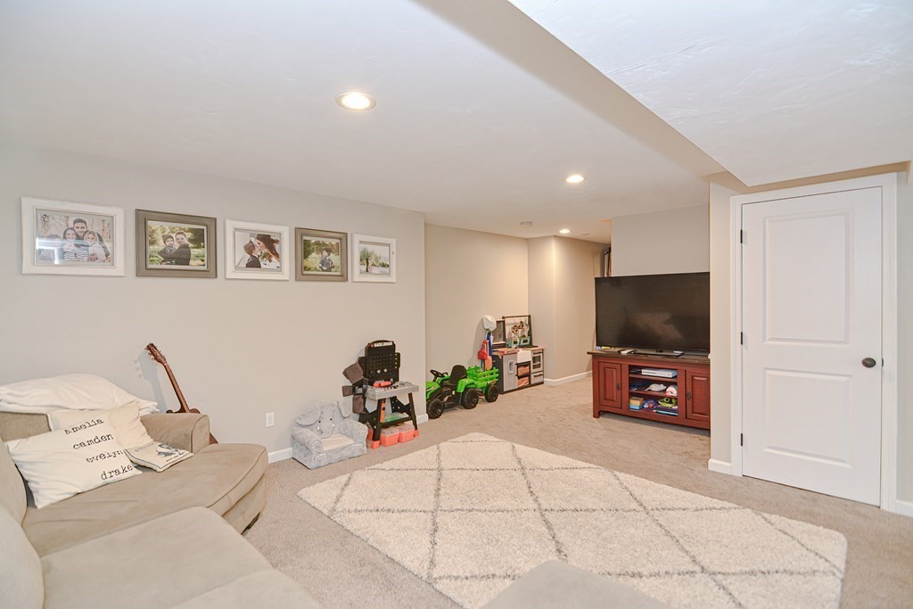 14 Hyde Road Charlton, MA 01507 - Photo 34 of 42 Gallery Image 34