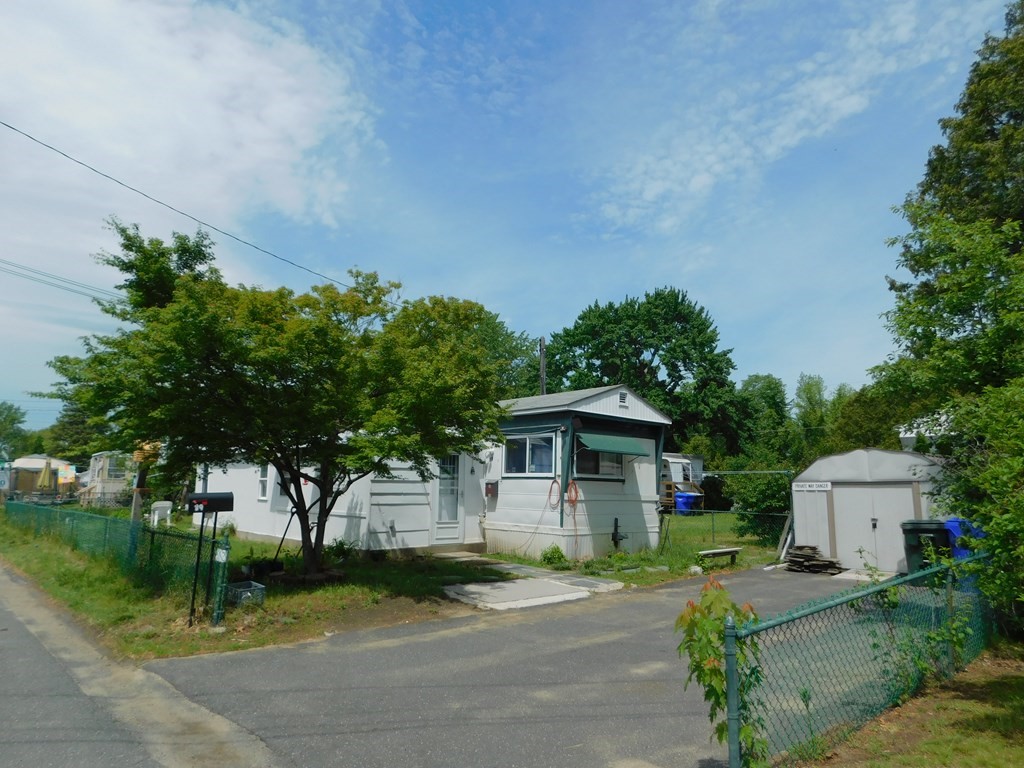 39 Mobile Home Way, Unit 39 Springfield, MA 01119 - Photo 14 of 14 Gallery Image 14