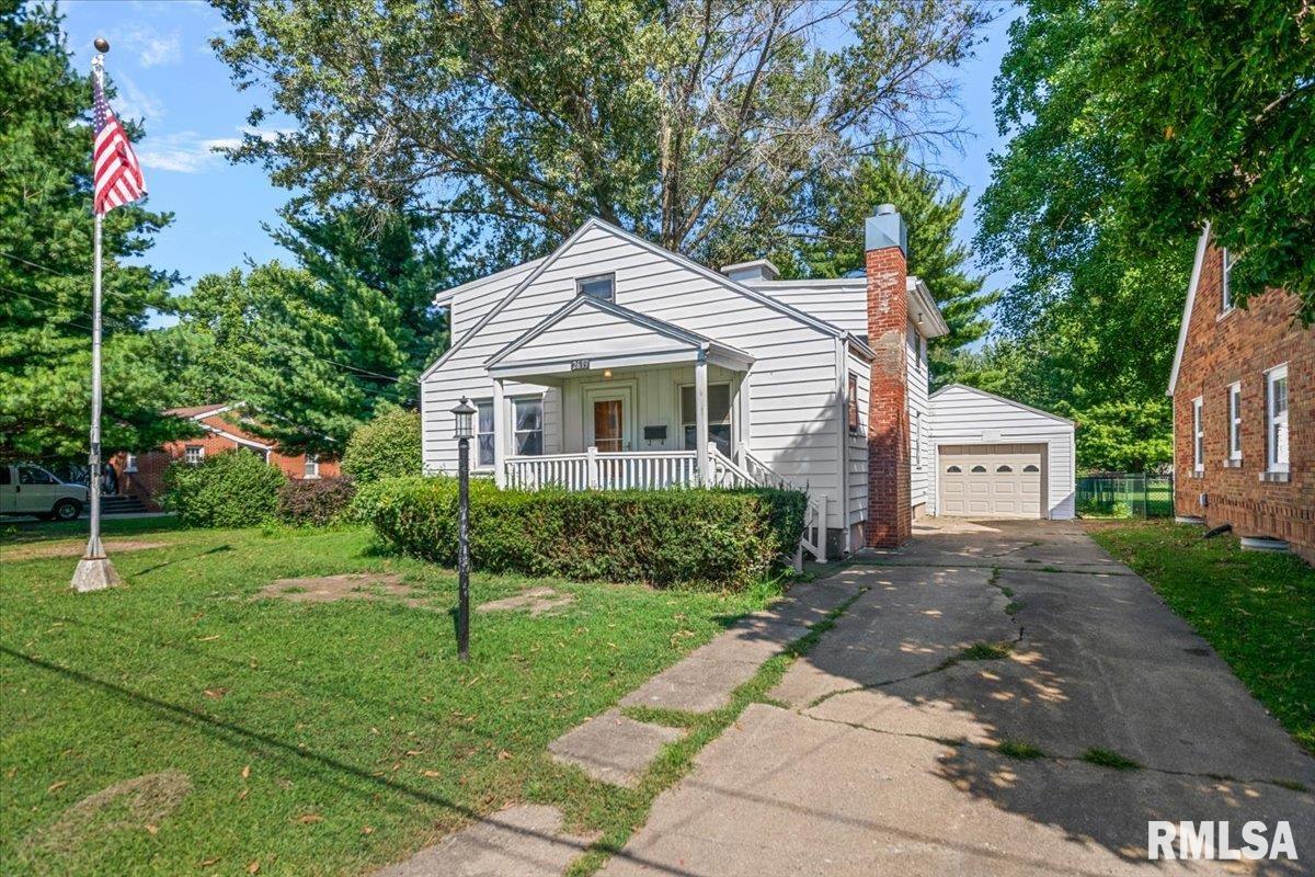 2619 East Keys Avenue Springfield, IL 62702 - Photo 1 of 43 Gallery Image 1