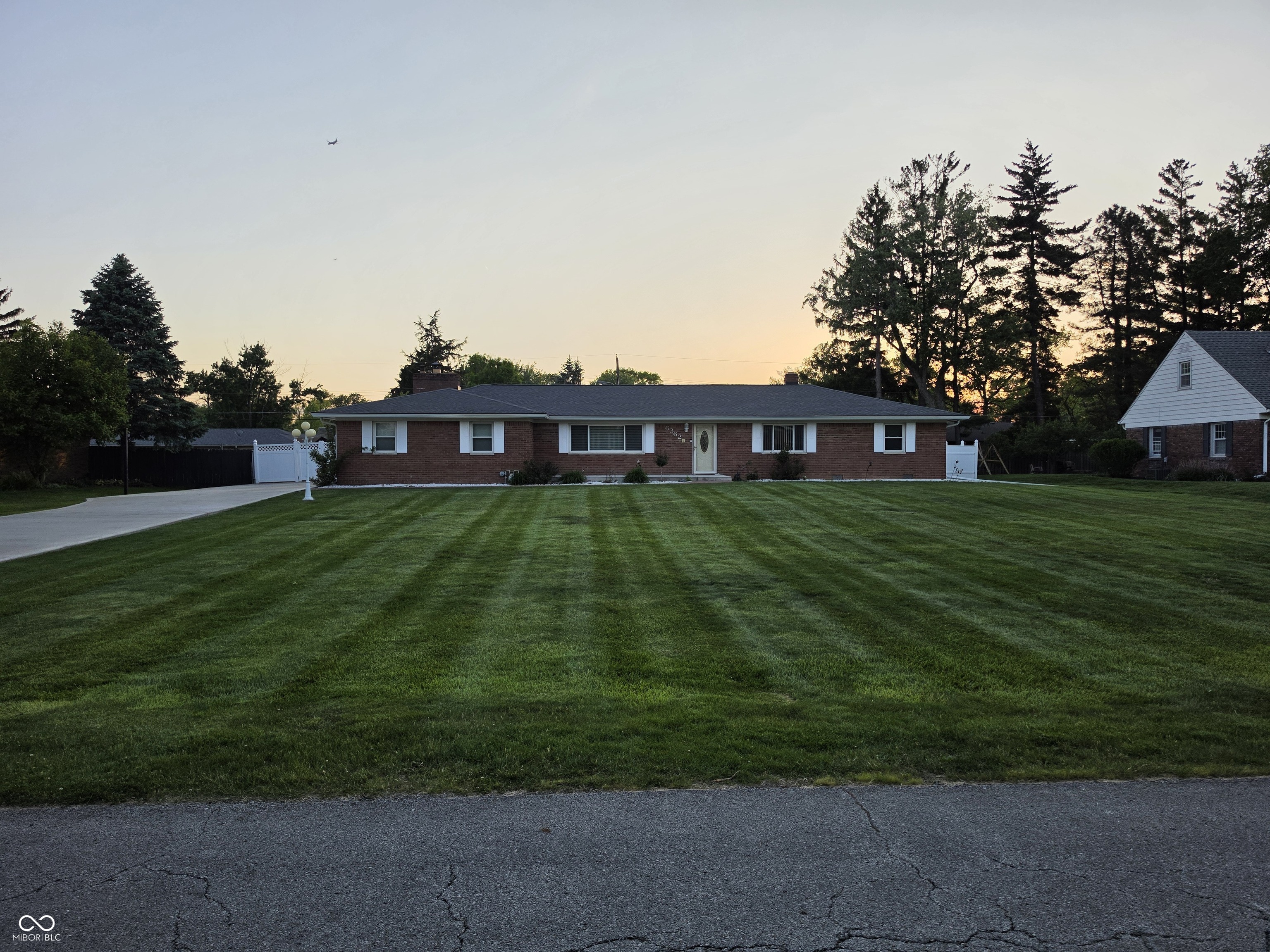 6362 Breamore Road Indianapolis, IN 46220 - Photo 4 of 32