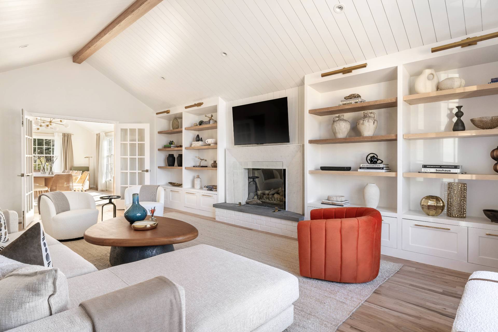 4582 Noyack Road Sag Harbor, NY 11963 - Photo 11 of 40 Gallery Image 11