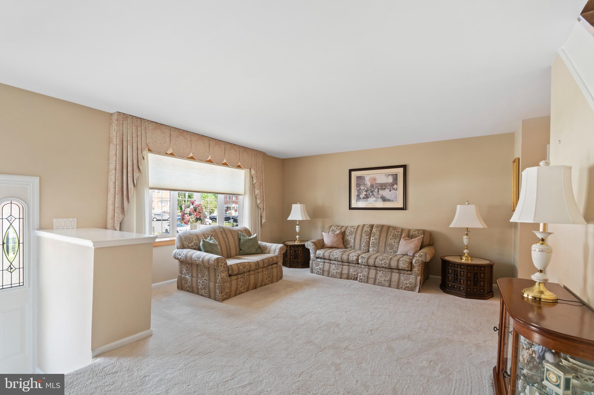 12429 Sweet Briar Road Philadelphia, PA 19154 - Photo 3 of 25