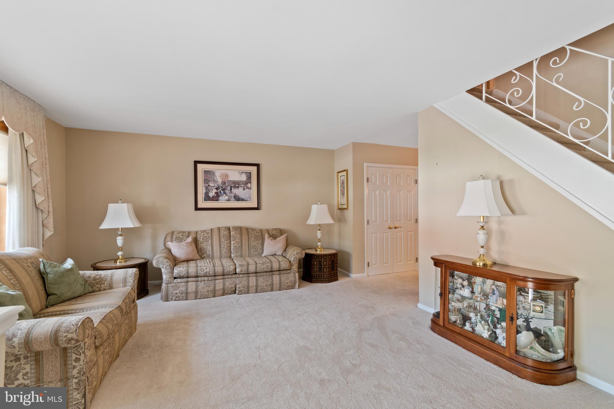 12429 Sweet Briar Road Philadelphia, PA 19154 - Photo 4 of 25
