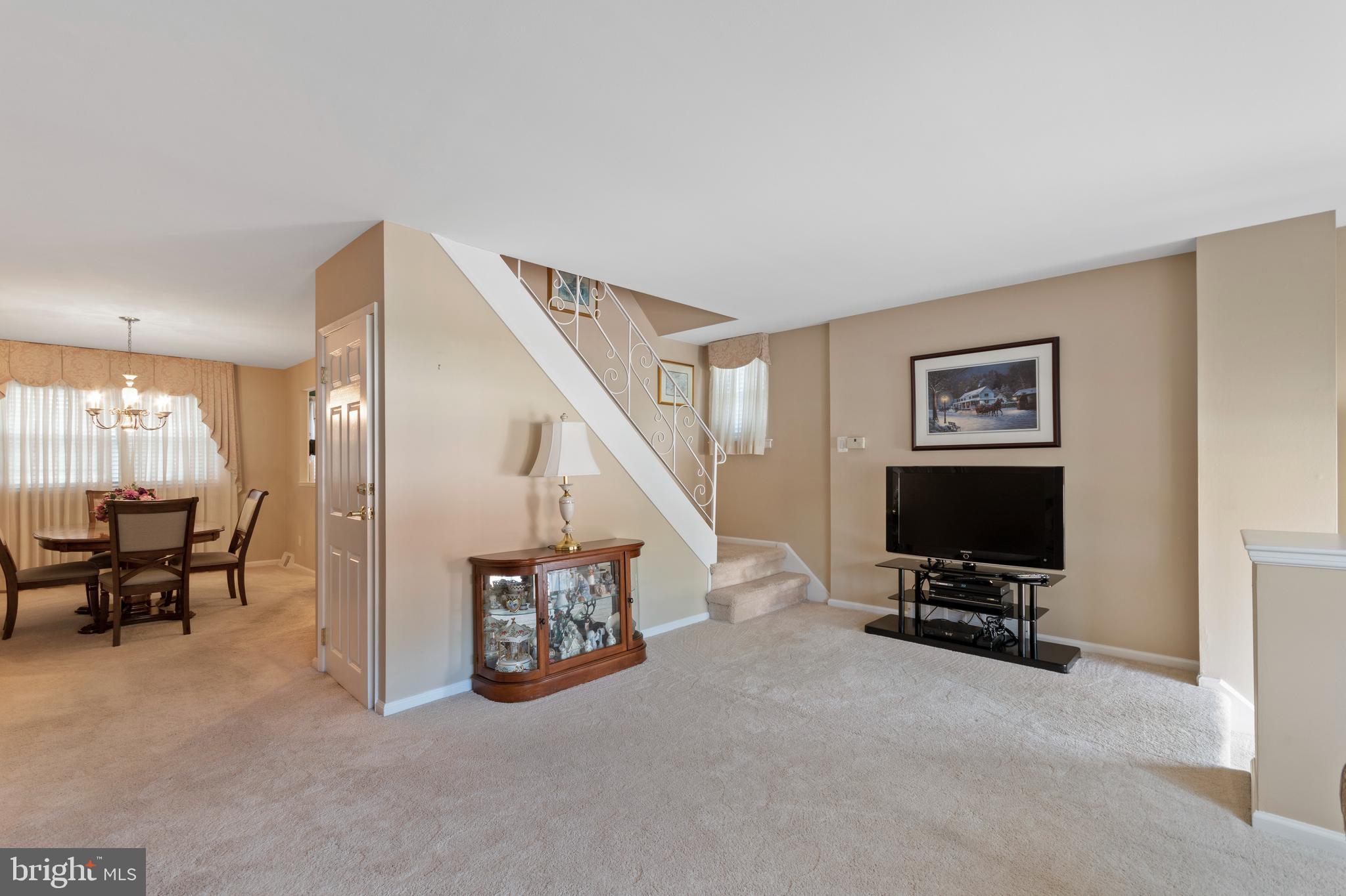 12429 Sweet Briar Road Philadelphia, PA 19154 - Photo 6 of 25