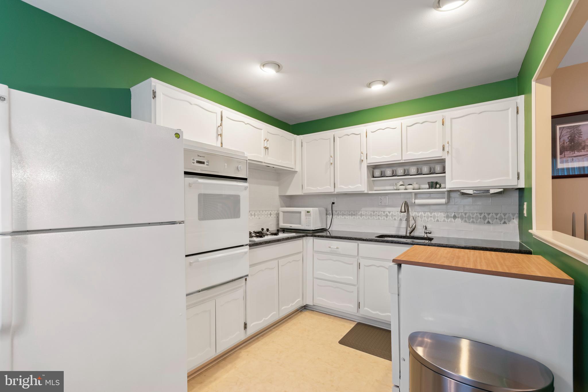 12429 Sweet Briar Road Philadelphia, PA 19154 - Photo 10 of 25