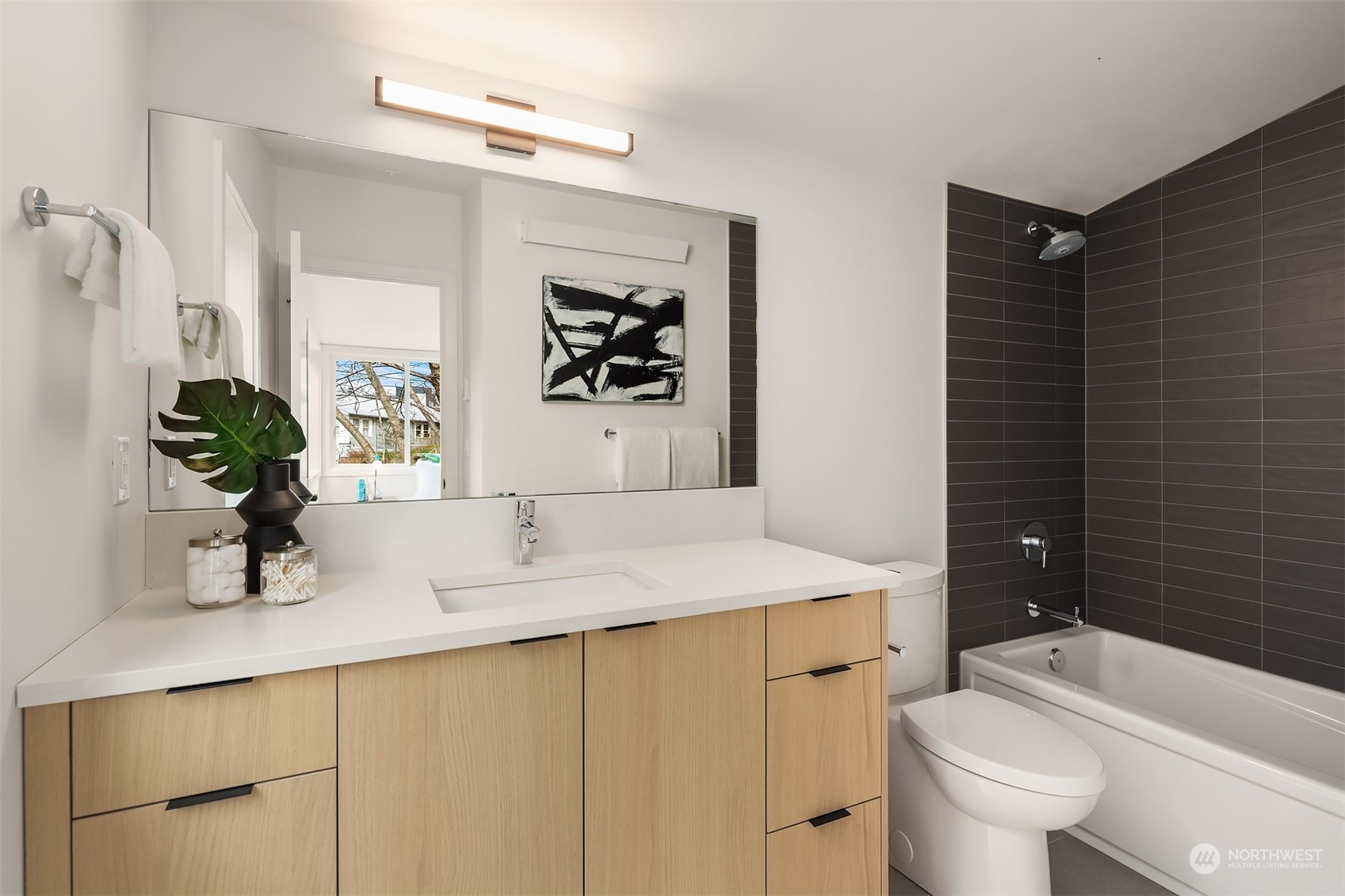 1701 North 36th Street Seattle, WA 98103 - Photo 15 of 22