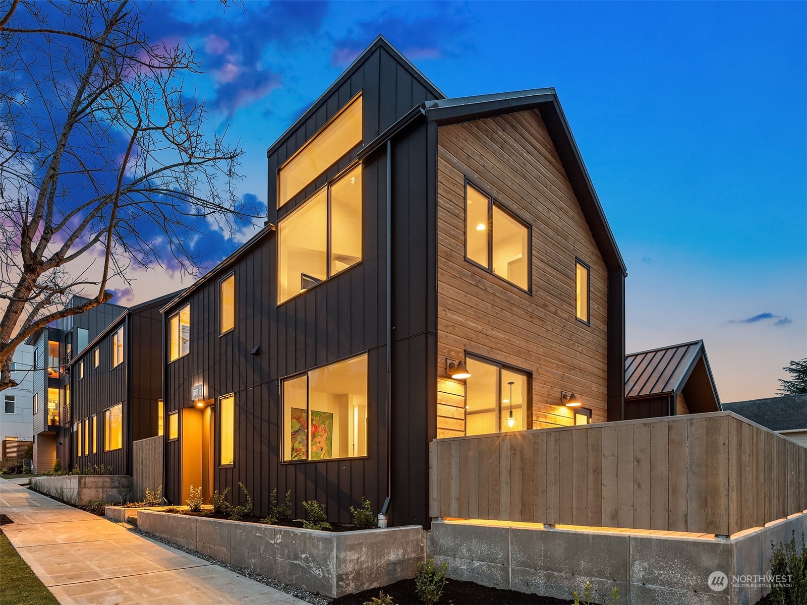 1701 North 36th Street Seattle, WA 98103 - Photo 2 of 22