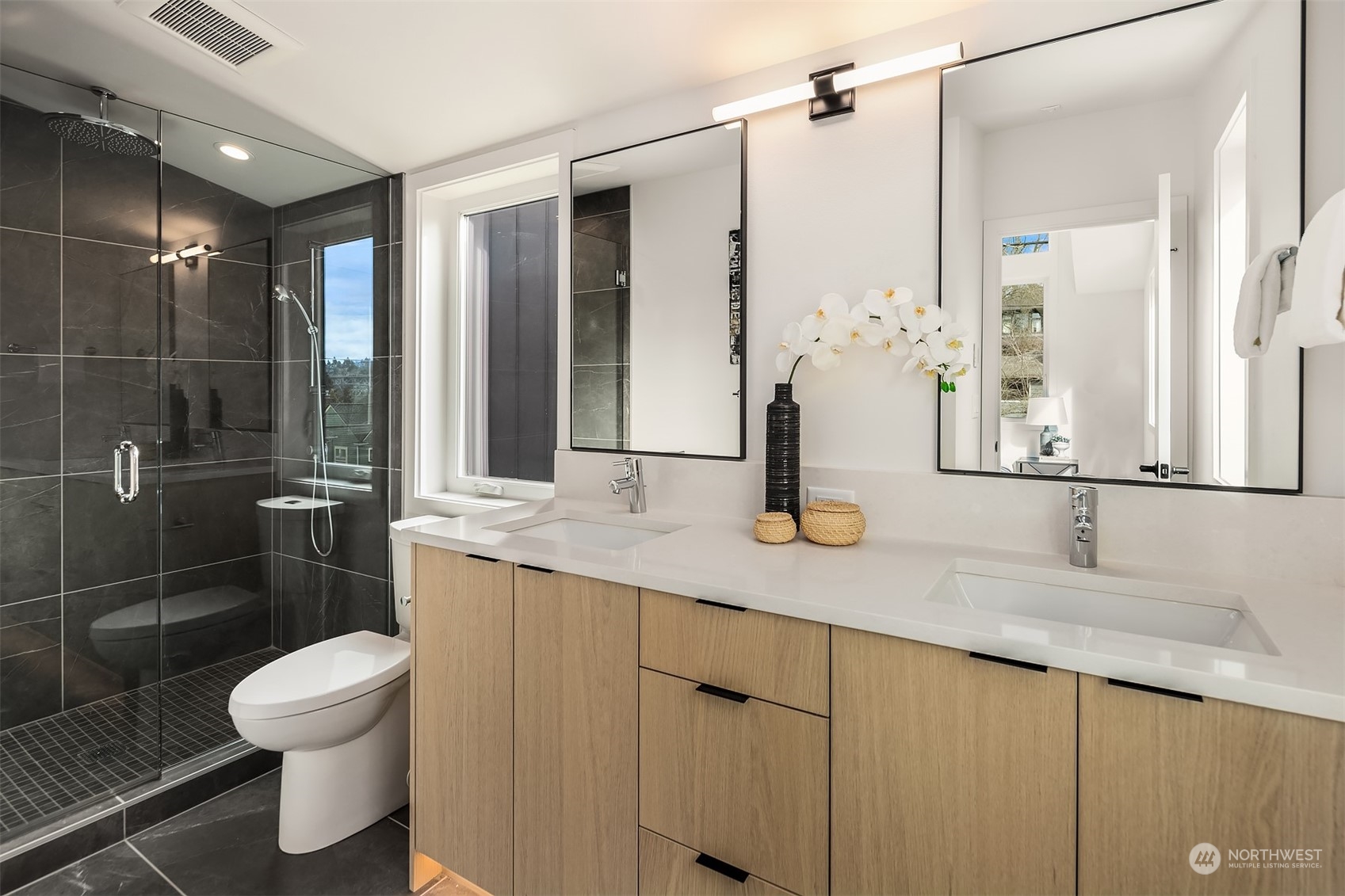 1701 North 36th Street Seattle, WA 98103 - Photo 21 of 22