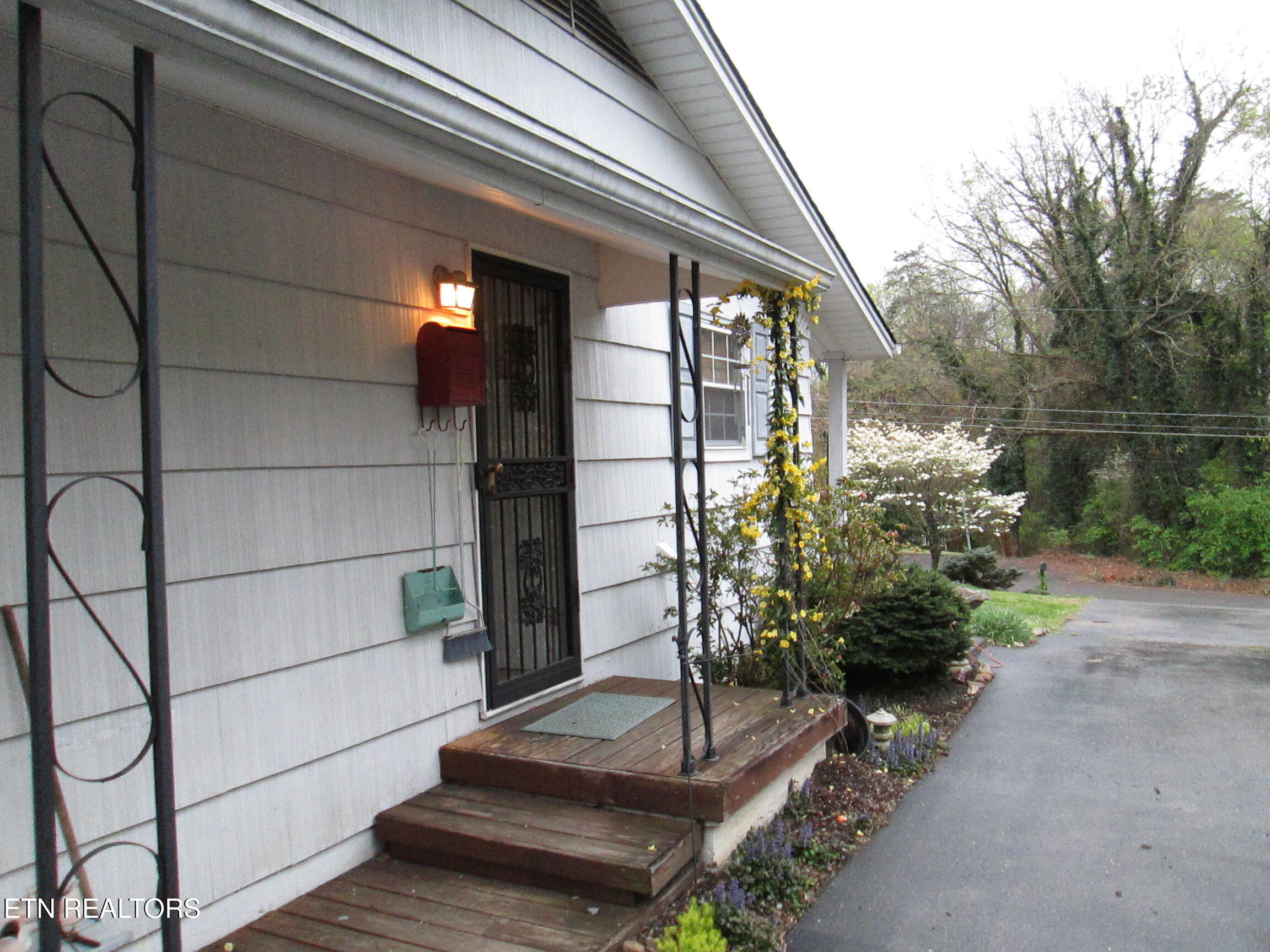 5712 Scenichills Road Knoxville, TN 37912 - Photo 21 of 33 IMG_1840 - Copy