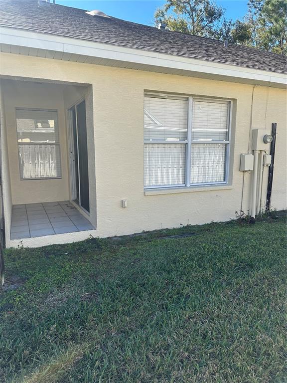 658 Green Valley Road, Unit B3 Palm Harbor, FL 34683 - Photo 11 of 24 an empty room with a window