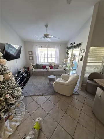 $2,600 | 658 Green Valley Road, Unit B3, Palm Harbor, FL 34683