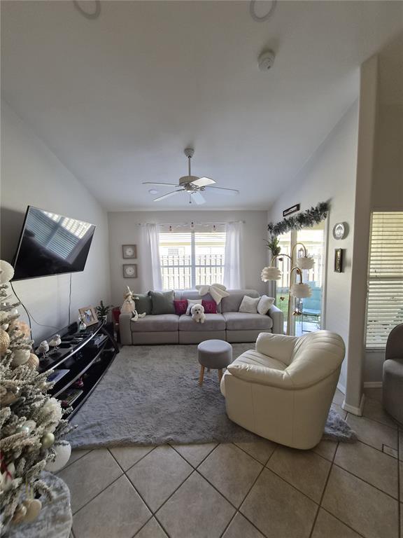 658 Green Valley Road, Unit B3 Palm Harbor, FL 34683 - Photo 4 of 25