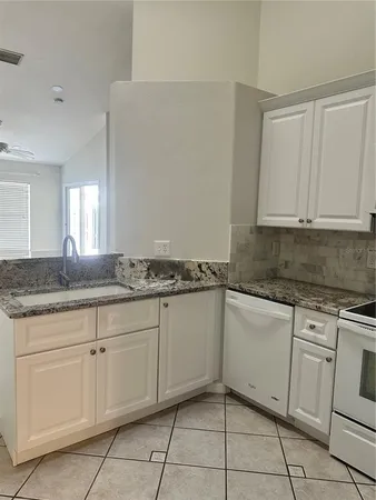 $2,300 | 658 Green Valley Road, Unit B3, Palm Harbor, FL 34683