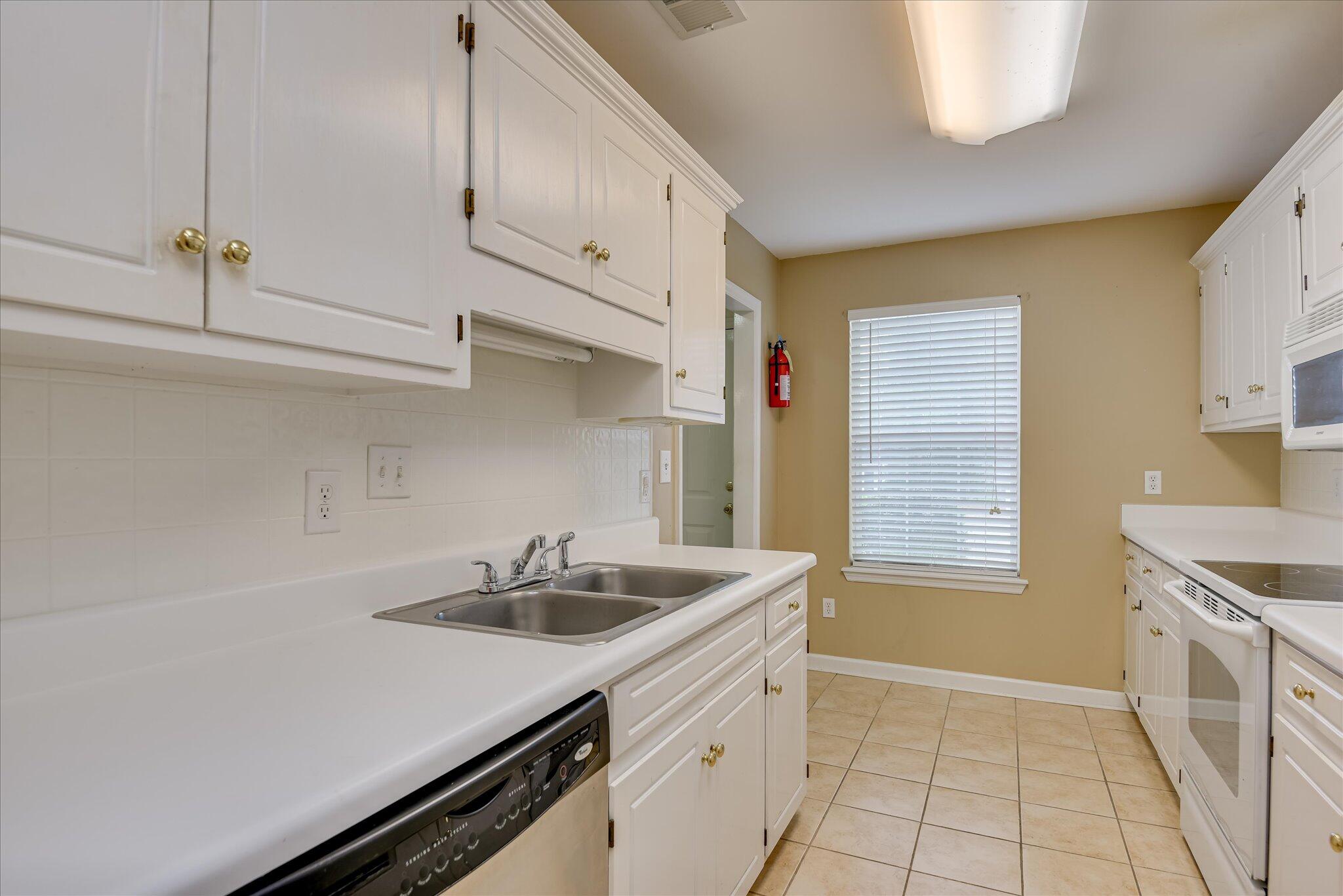 9 Summit Commons Court North Augusta, SC 29841 - Photo 6 of 28 18-118-DSC_0297LRenfuse