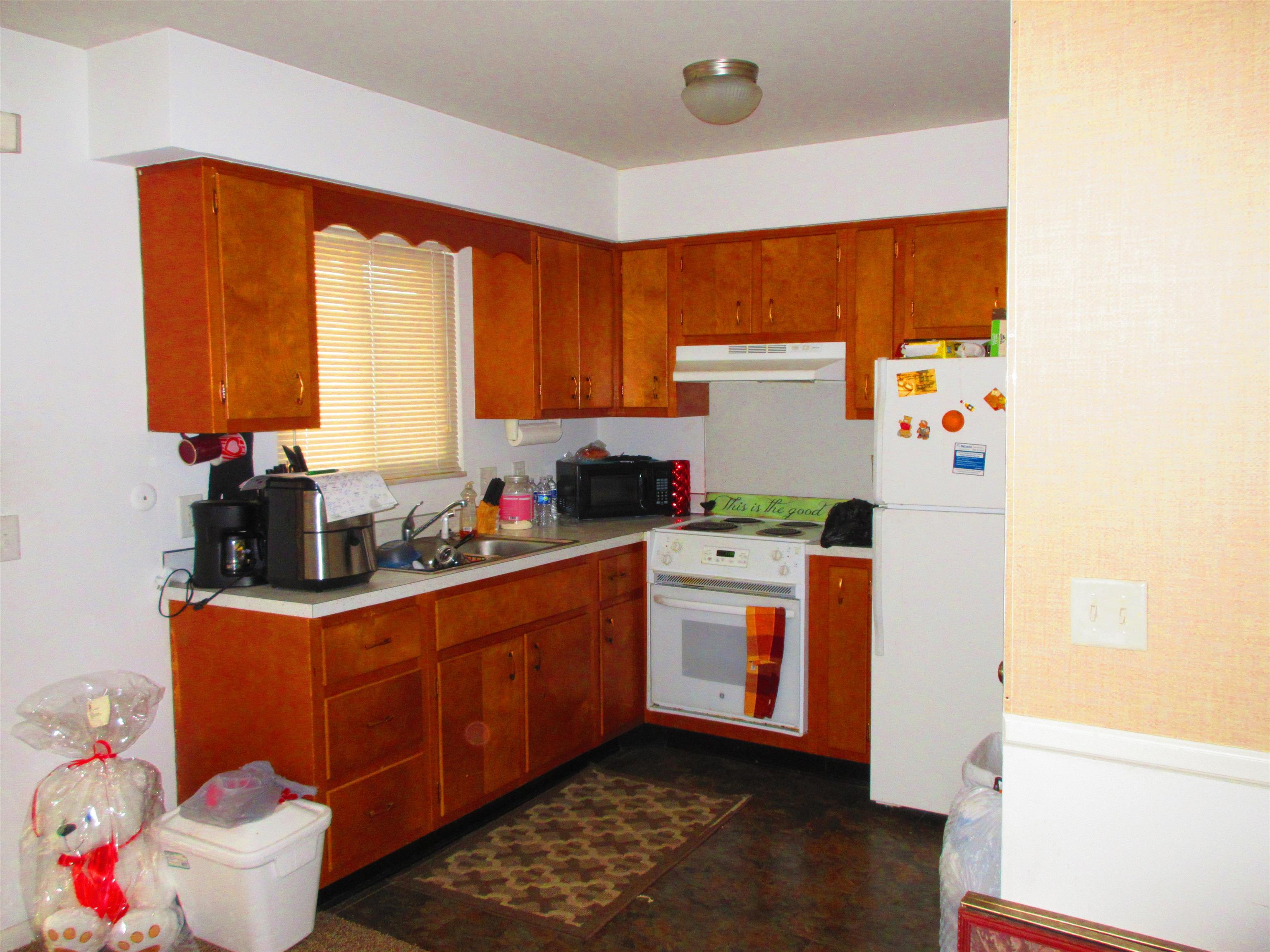 3485 Ridgecliffe Drive Flint, MI 48532 - Photo 9 of 21 50147741-6340e3cd-09fa-49f7-b053-fa0b0d3c7bc4.JPG
