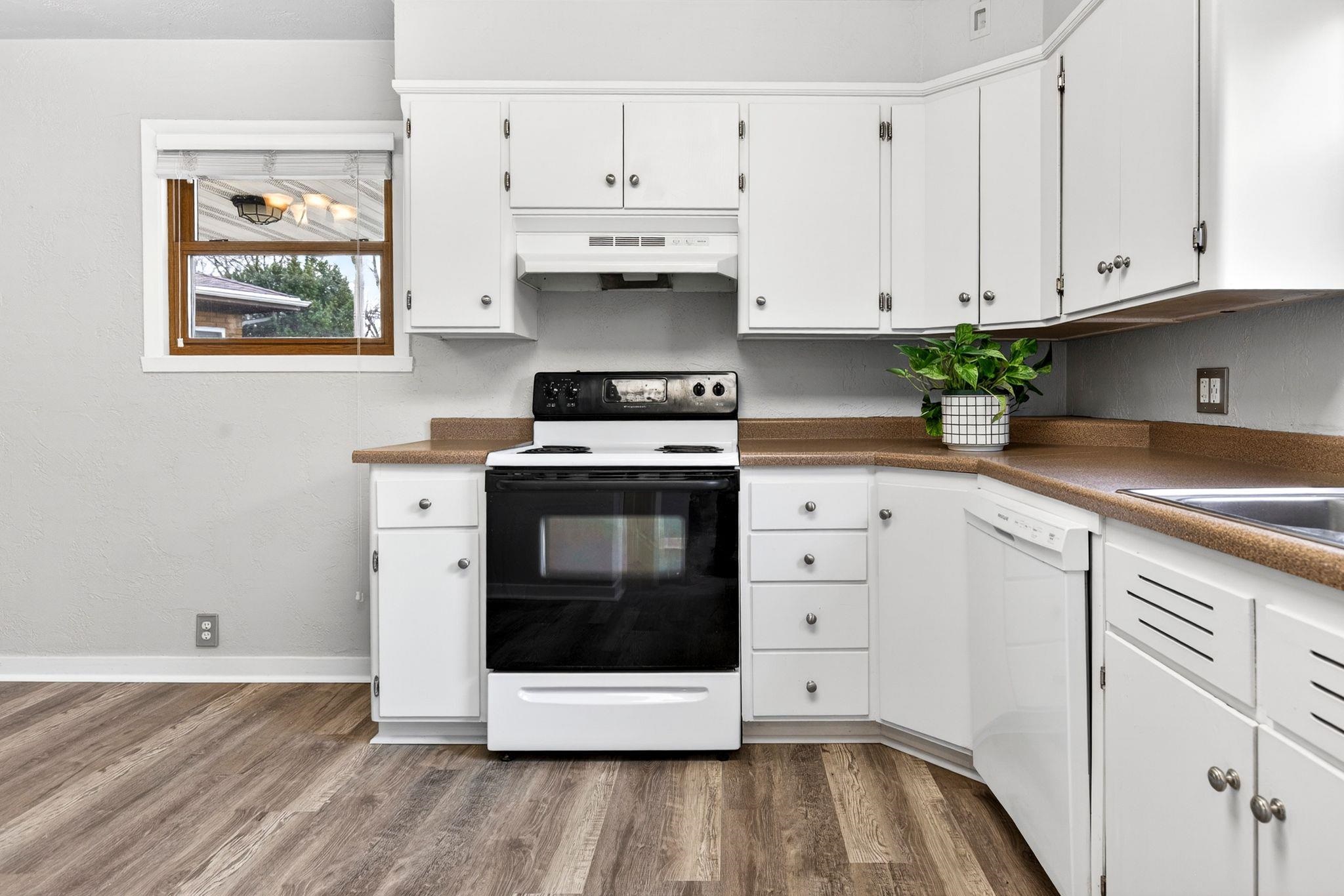 22 Johnson Court Appleton, WI 54915 - Photo 12 of 43