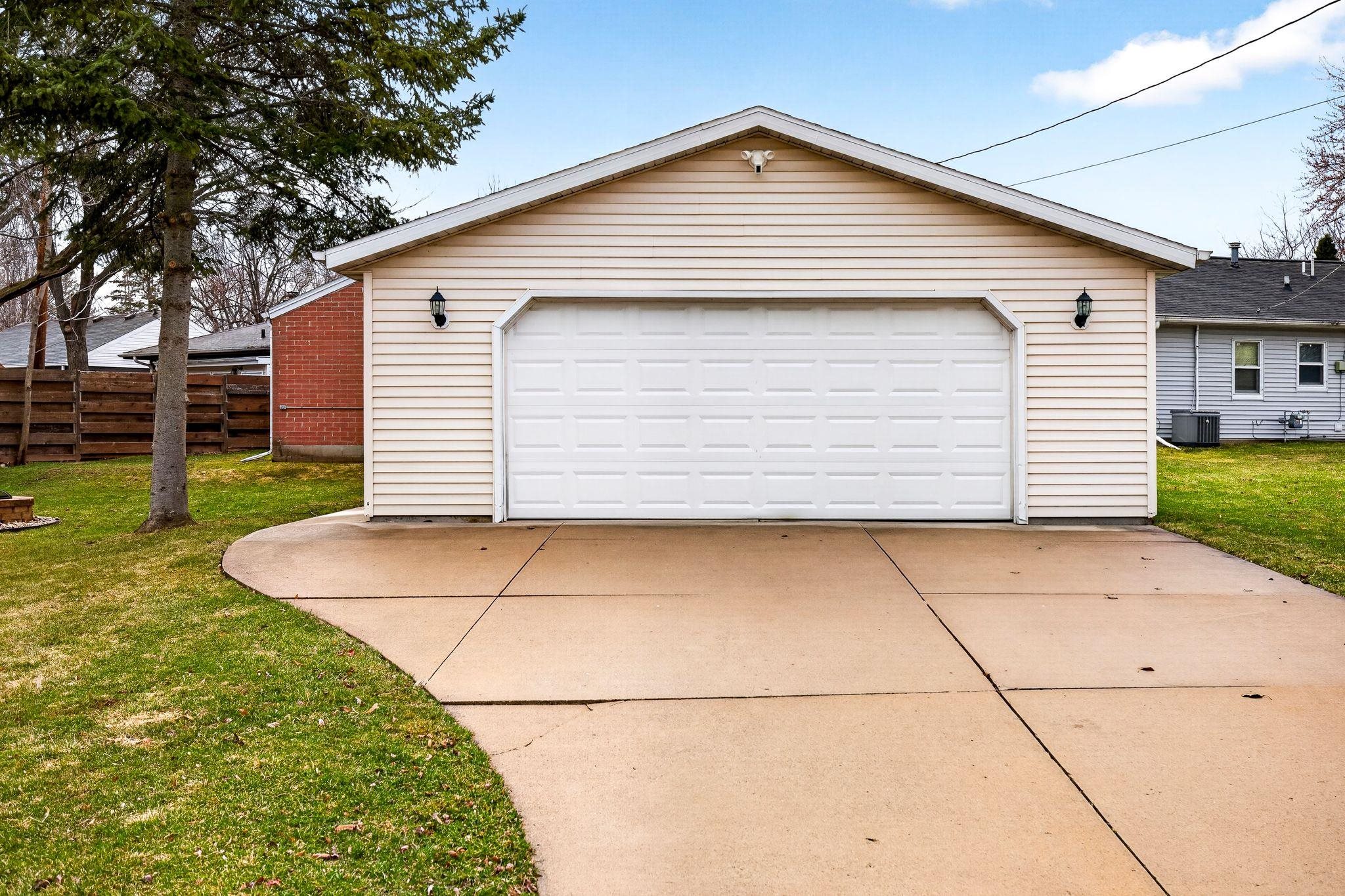 22 Johnson Court Appleton, WI 54915 - Photo 30 of 43