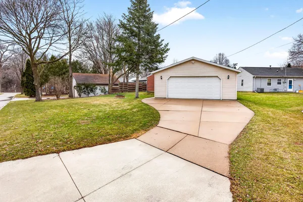 $209,900 | 22 Johnson Court, Appleton, WI 54915