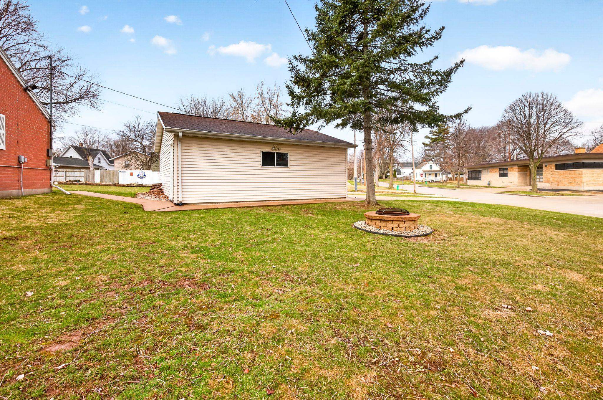 22 Johnson Court Appleton, WI 54915 - Photo 32 of 43