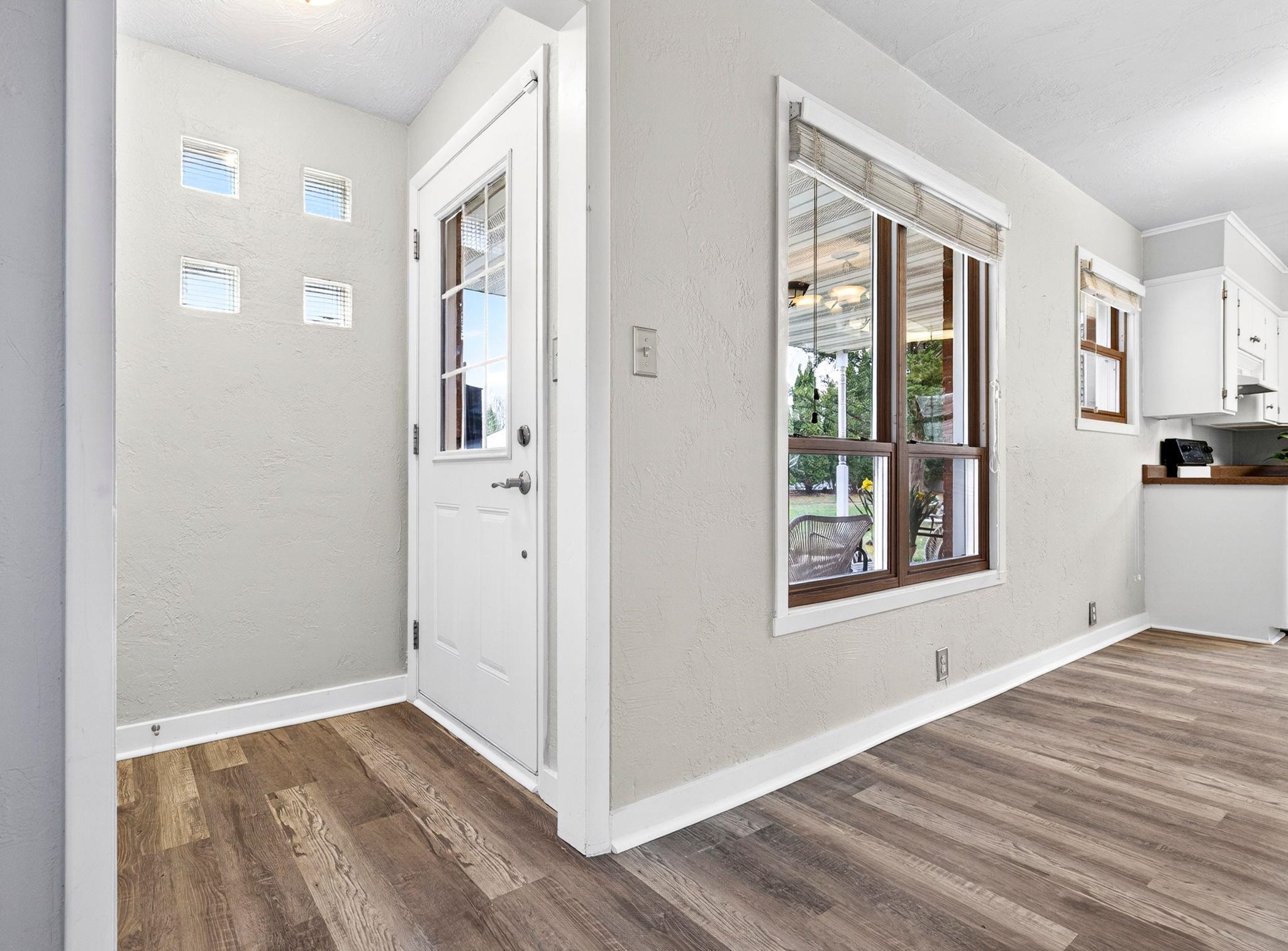 22 Johnson Court Appleton, WI 54915 - Photo 4 of 43