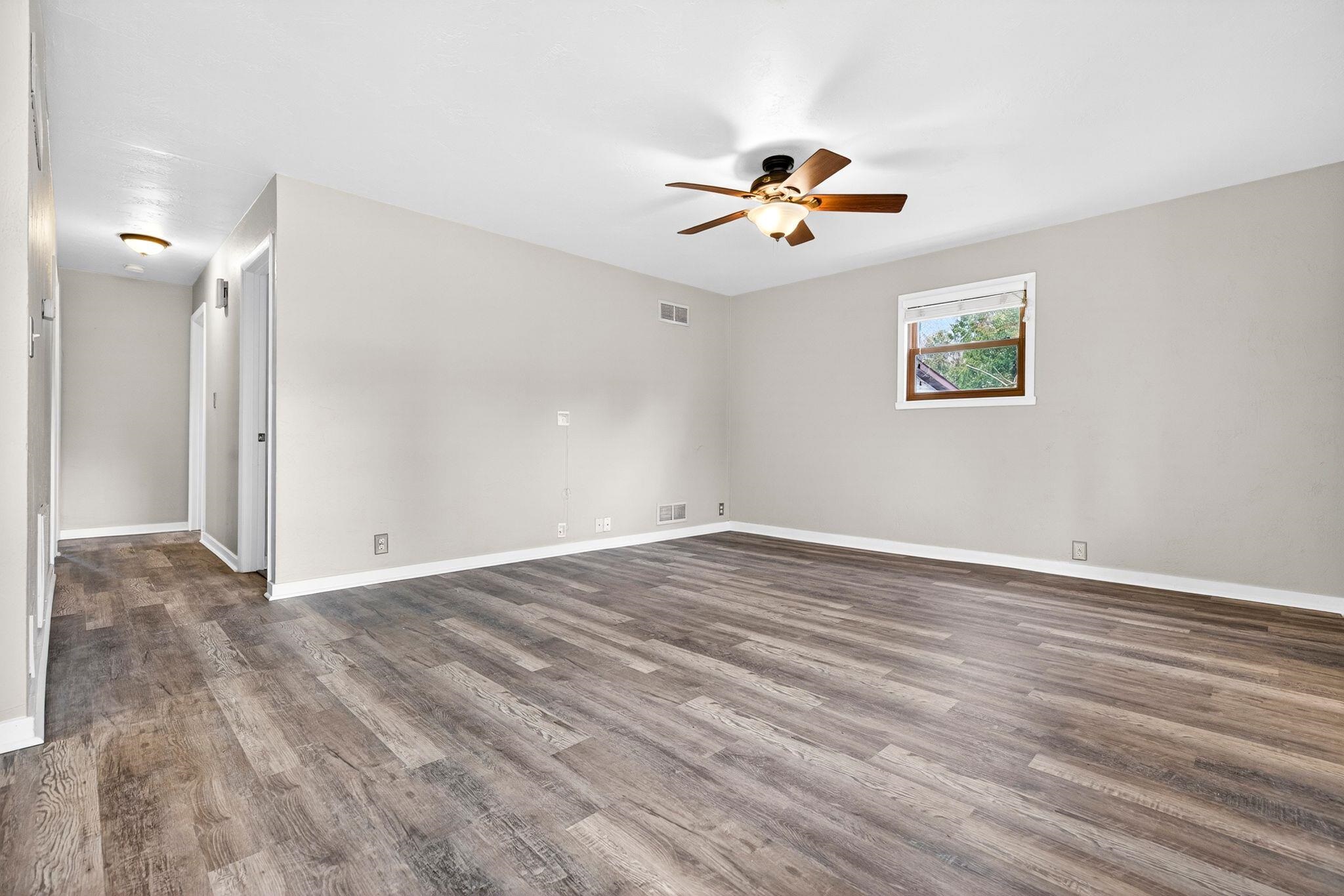 22 Johnson Court Appleton, WI 54915 - Photo 7 of 43