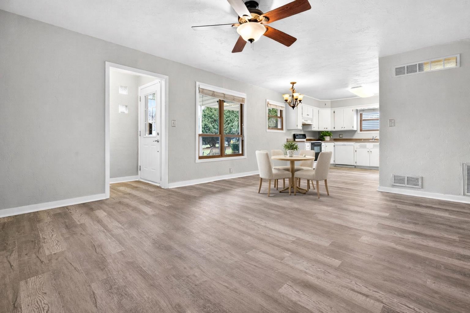 22 Johnson Court Appleton, WI 54915 - Photo 8 of 43