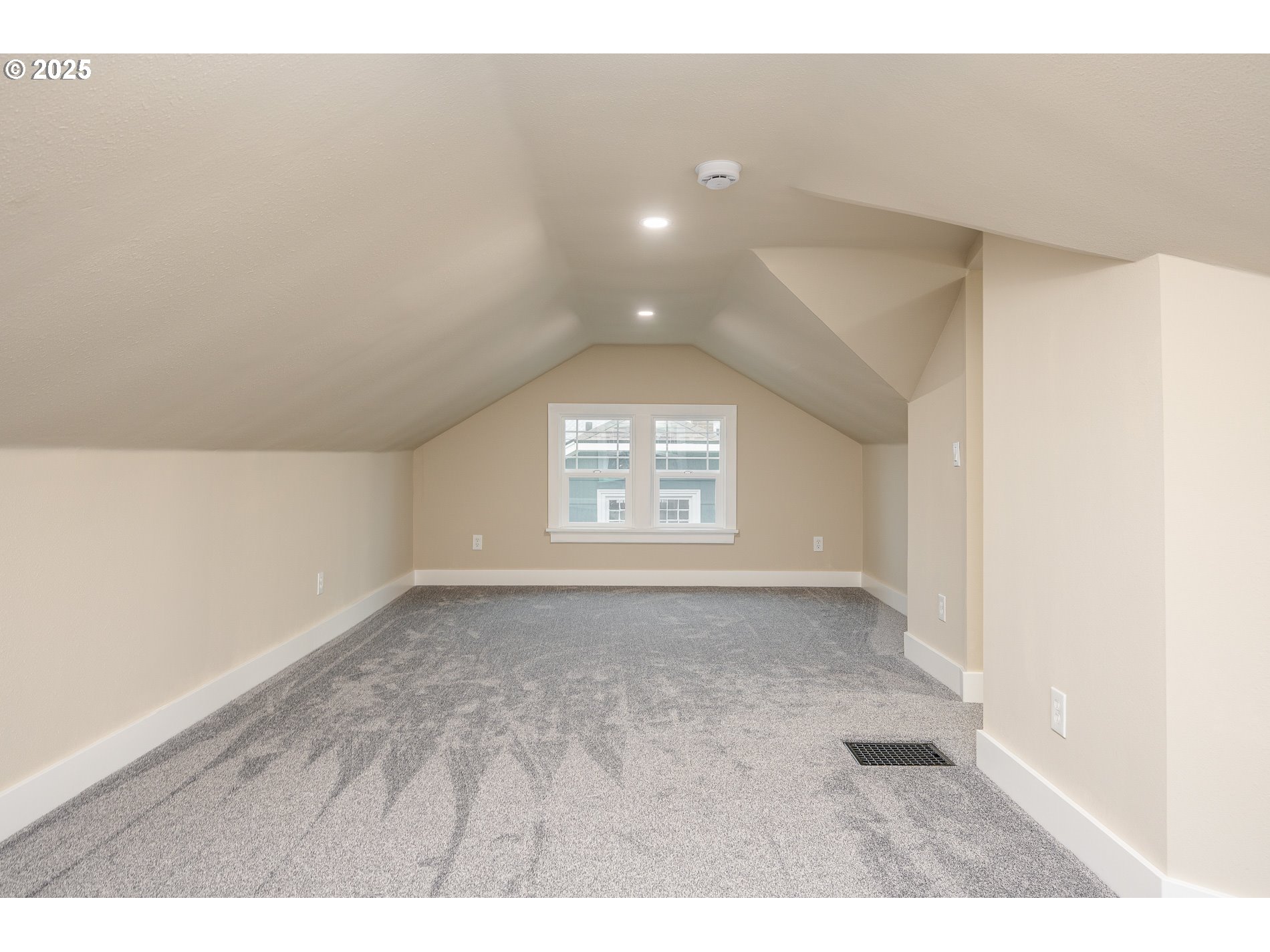 4728 Northeast 30th Avenue Portland, OR 97211 - Photo 27 of 47