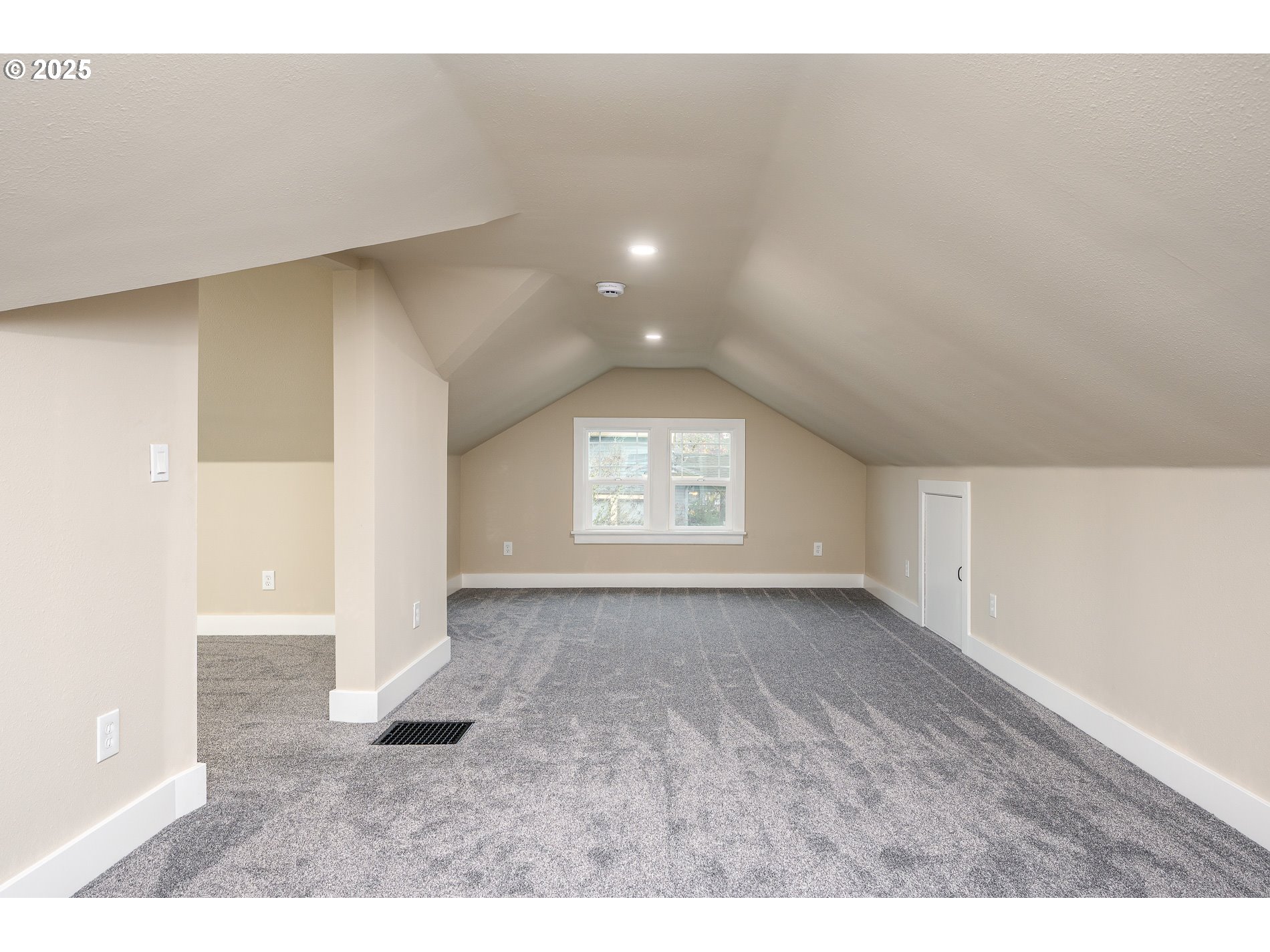 4728 Northeast 30th Avenue Portland, OR 97211 - Photo 28 of 47